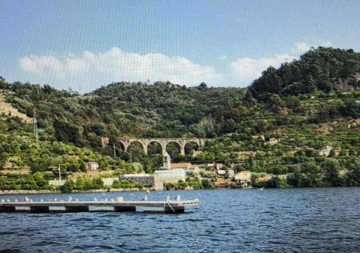 Location de vacances pour 6 personnes, avec terrasse ainsi que vue et piscine, animaux acceptés dans Ribadouro