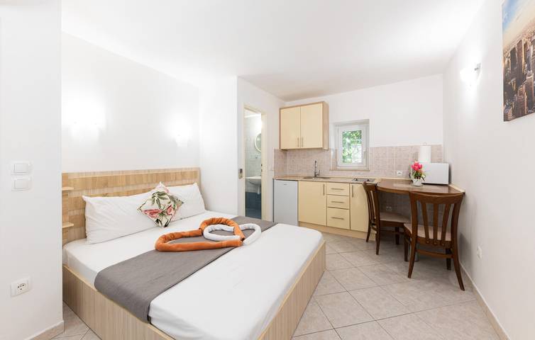 Ferienwohnung für 2 Personen, mit Garten in Baska Voda - 3