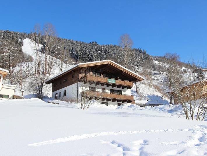 Geheel appartement, Modern vakantiehuis met sauna in Saalbach, Saalbach-Hinterglemm