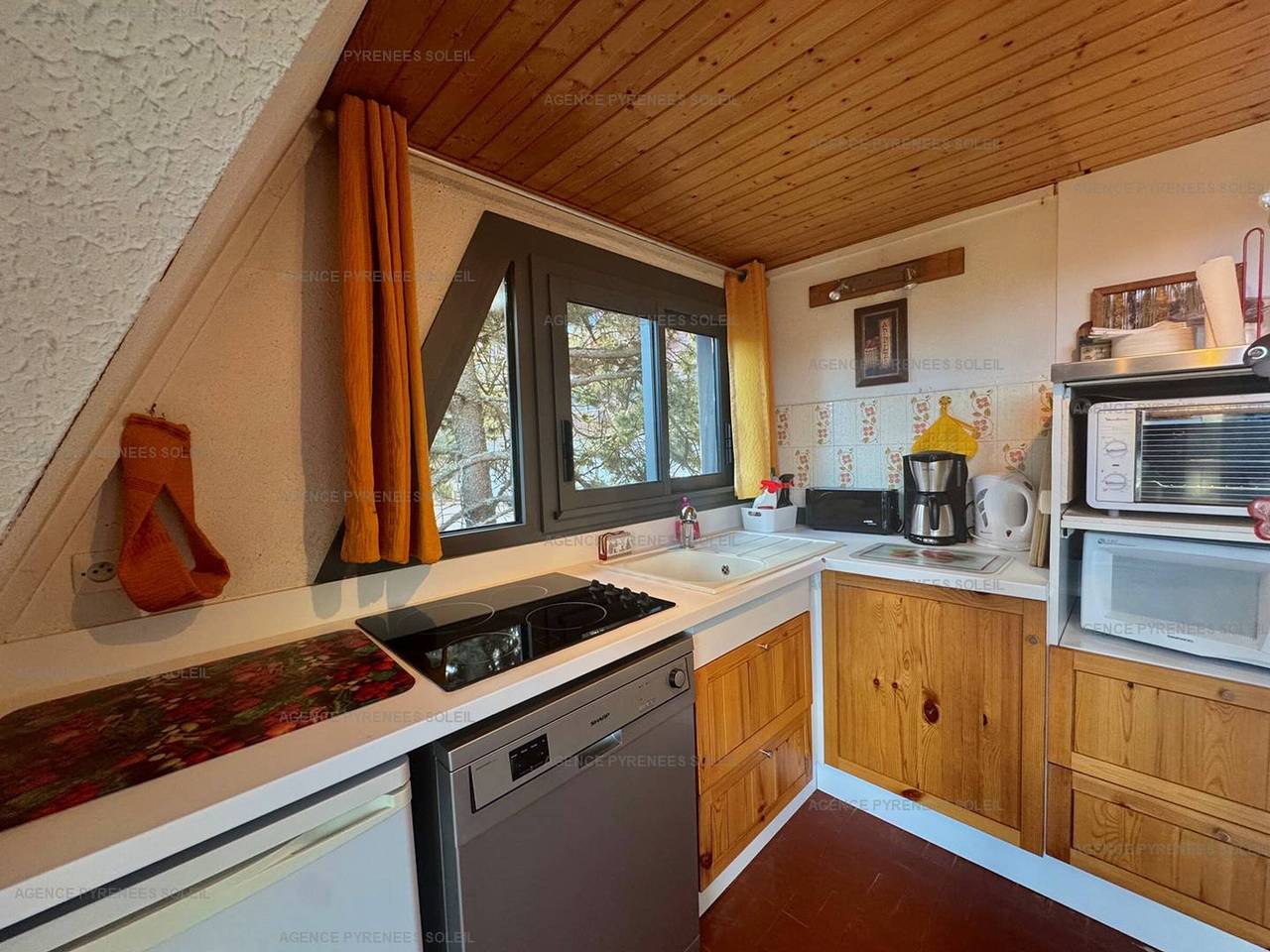 Chalet for 6 with balcony and parking in Les Angles in Les Angles, Parc naturel régional des Pyrénées catalanes