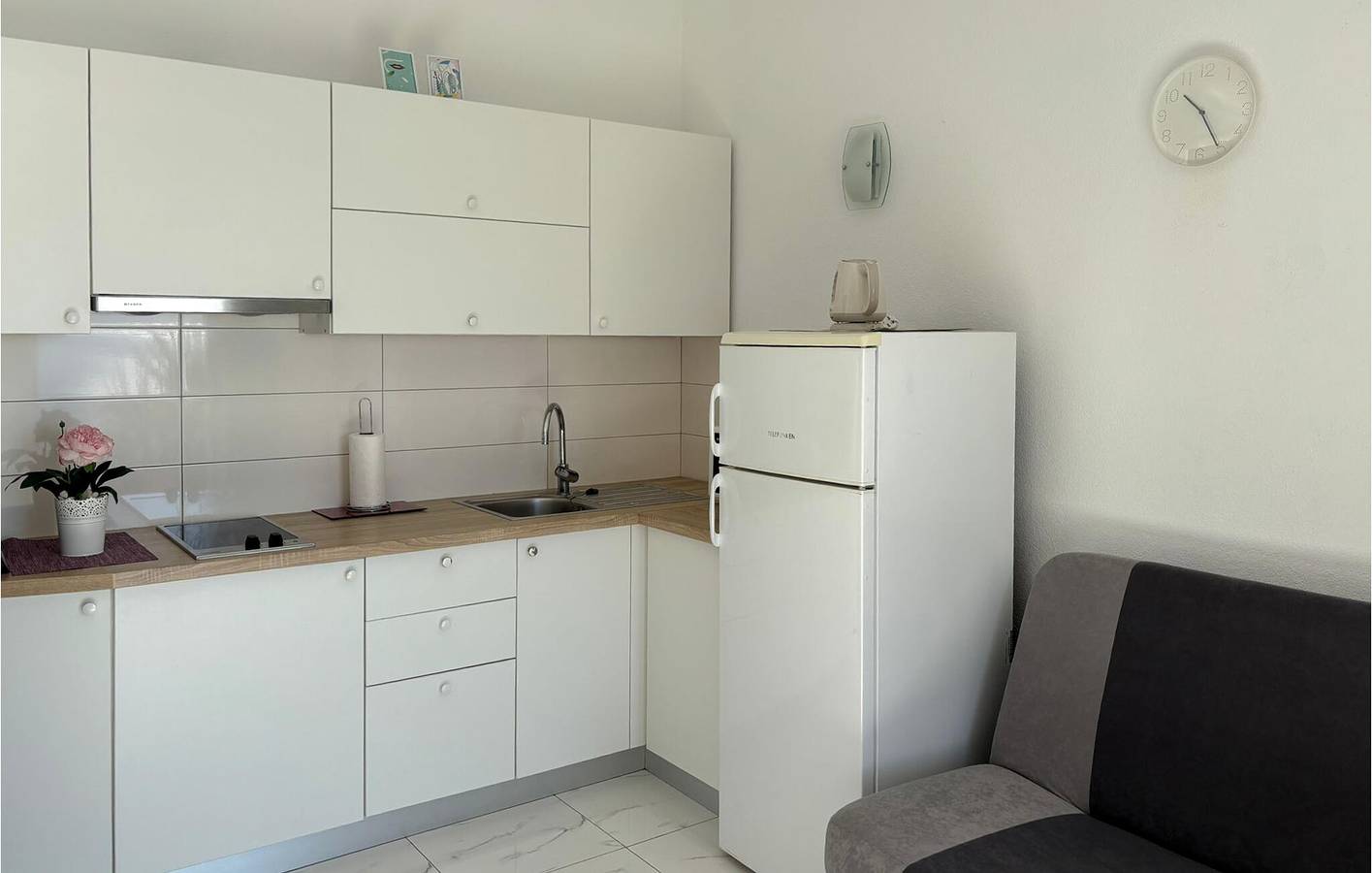 Apartamento vacacional entero, Apartamento de vacaciones para 2 personas con jardín in Podgora, Rivera de Makarska