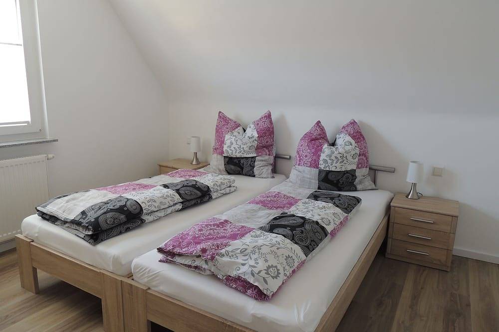 Ganze Wohnung, Moderne Ferienwohnung 1Og in Singen, Hegau