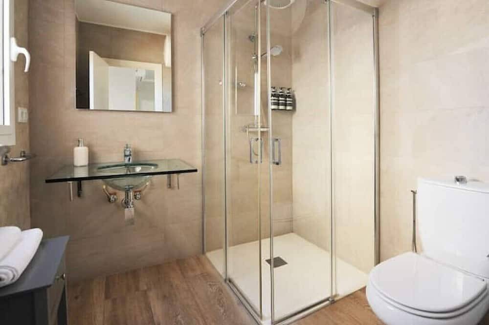 Apartamento entero, ¡Ático con terraza privada delante del Museo Dalí! in Figueras, Alt Empordà