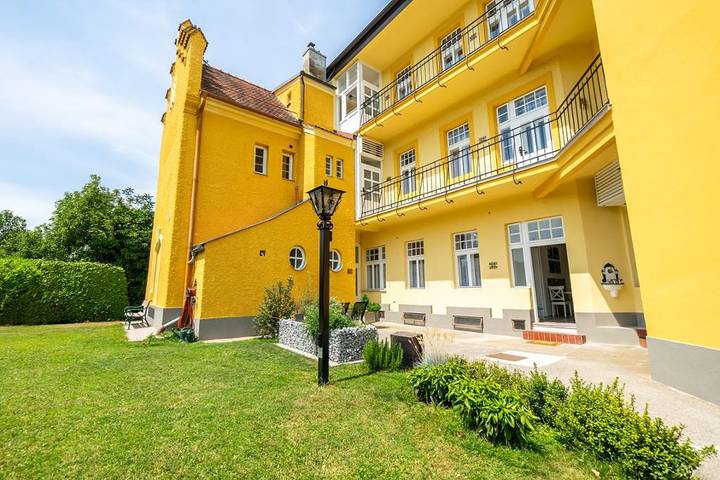 Ferienwohnung für 4 Personen, mit Balkon und Garten in Baden bei Wien