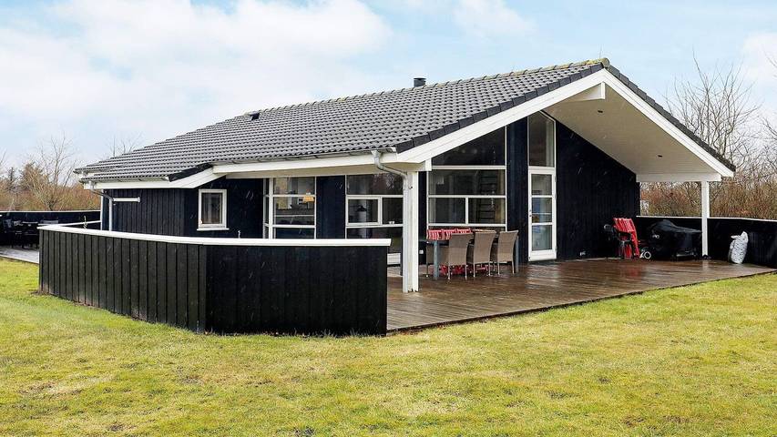 Ferieudlejning for 7 personer, med terrasse og jacuzzi i Løkken