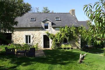 Location de vacances pour 4 personnes, avec terrasse et jardin, animaux acceptés à Rosporden