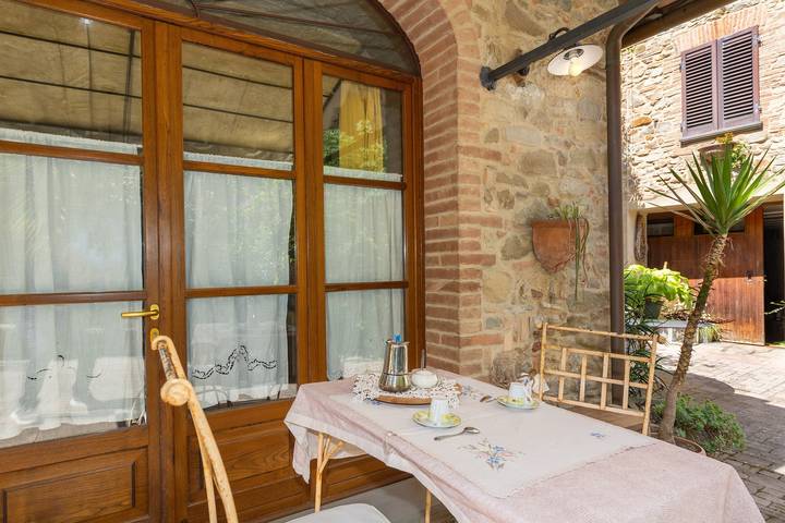 Holiday Home 'La Cantinetta' with Wi-Fi in Chianni, Etruscan Coast