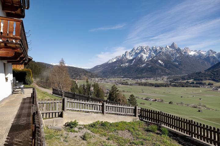 Appartamento intero, Appartamento 'Wegscheiderhof' con vista sulle montagne, terrazza privata e Wi-Fi in Santa Maria (Dobbiaco), Dobbiaco