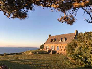 Gîte pour 4 personnes, avec jardin et vue, animaux acceptés à Poullan-sur-Mer