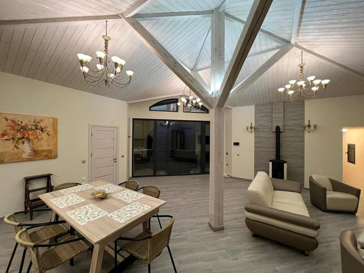 Location de vacances pour 8 personnes, avec vue ainsi que piscine et jardin à Saint-Hippolyte-de-Montaigu - 3