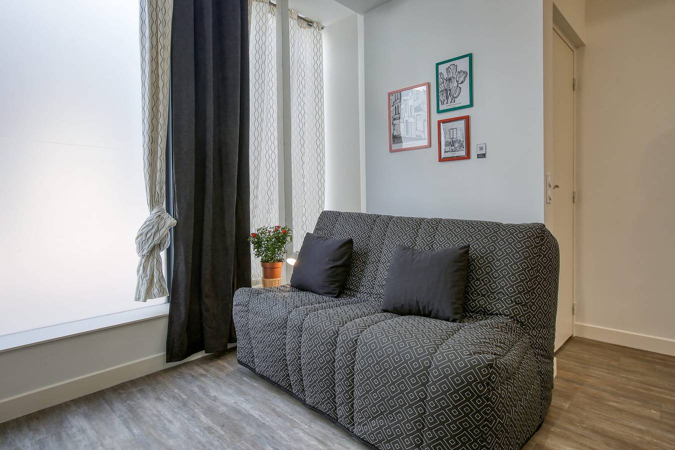 Entire studio, Le Pied-à-Terre - Wifi - Centre-ville in Laval, Mayenne