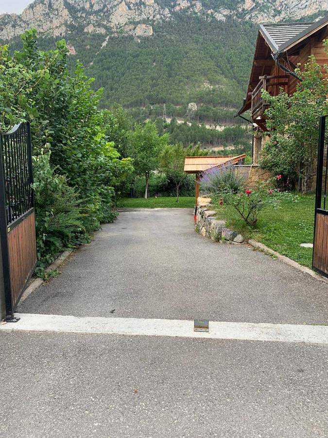Appartement entier, Appartement en rez de jardin in La Roche-de-Rame, Parc national des Écrins