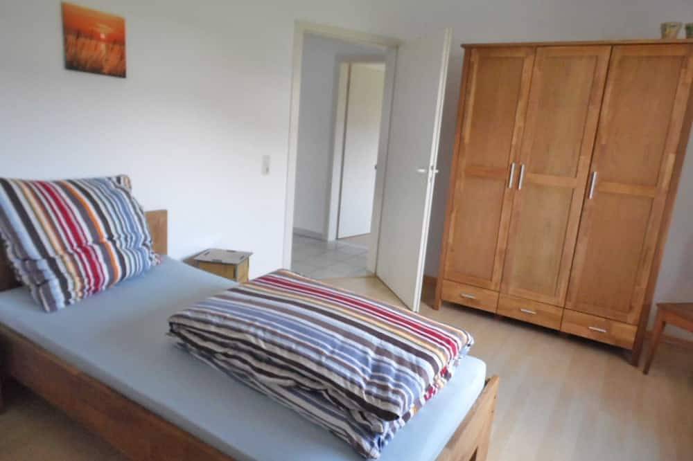 Ganze Wohnung, Deb 003 Ferienwohnung mit Balkon in Bürgeln in Cölbe, Landkreis Marburg-Biedenkopf