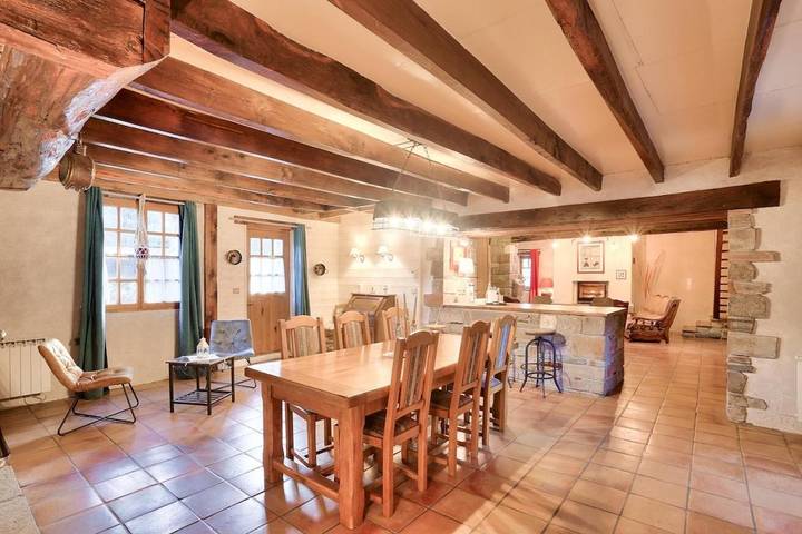 Location de vacances pour 10 personnes, avec jardin à Sainte-Marie (Ille-et-Vilaine)