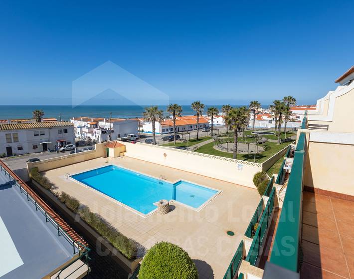Ferienwohnung für 4 Personen, mit Balkon und Pool in Ericeira