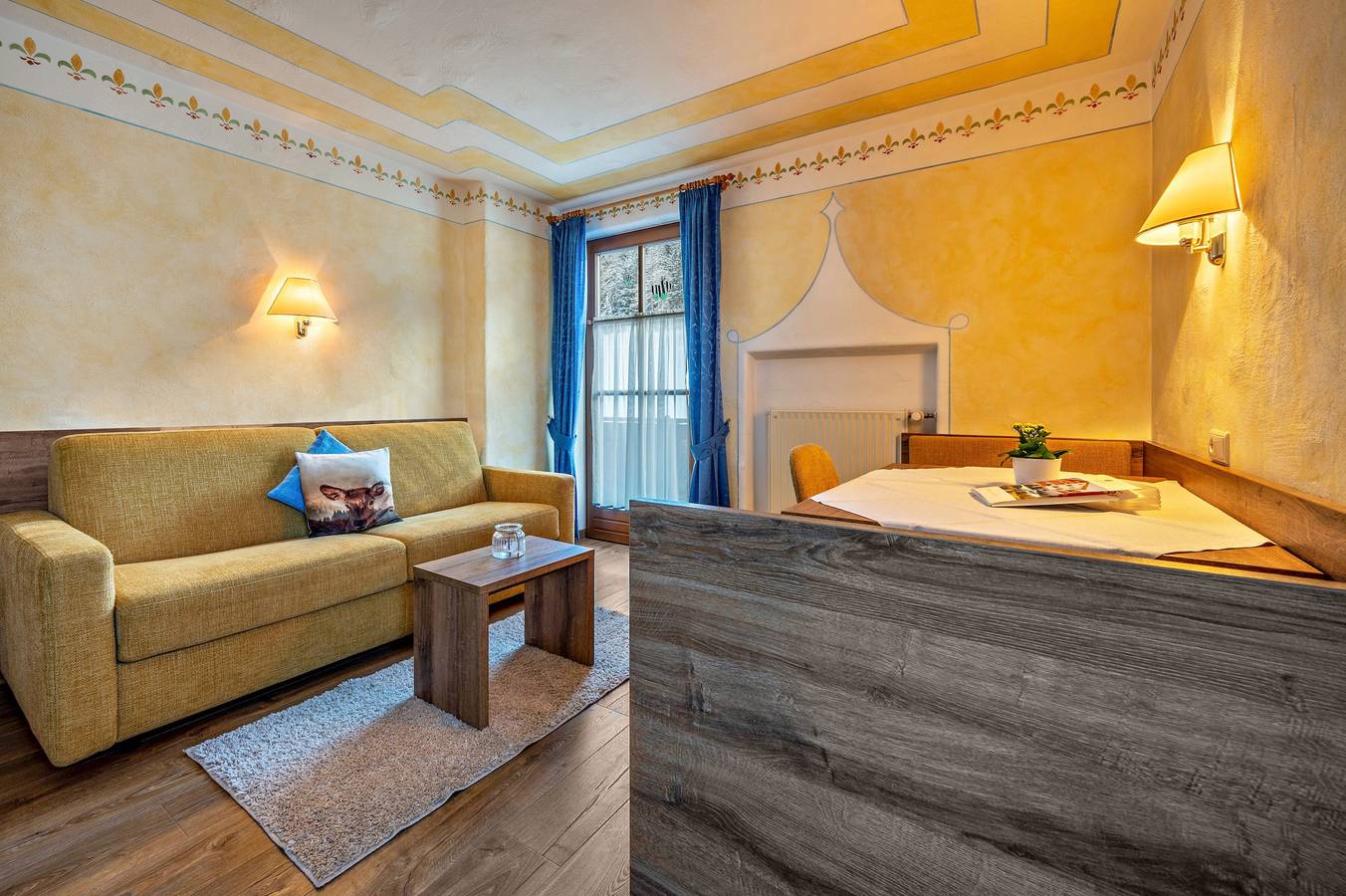 Entire apartment, Holiday Apartment "Haus zur Vogelweide App 2" with Mountain View, Balconies & Wi-Fi in Villgratener Berge, Dobbiaco