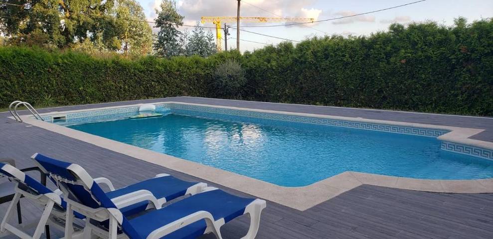 Location de vacances pour 7 personnes, avec Balcon et Terrasse ainsi que Jardin et Piscine à Felgueiras