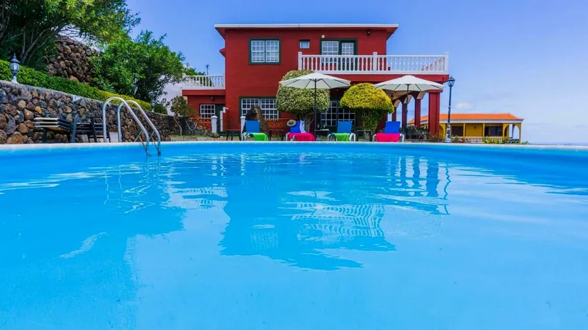 Apartamento de vacaciones para 3 personas, con jardín además de piscina y vistas - 1