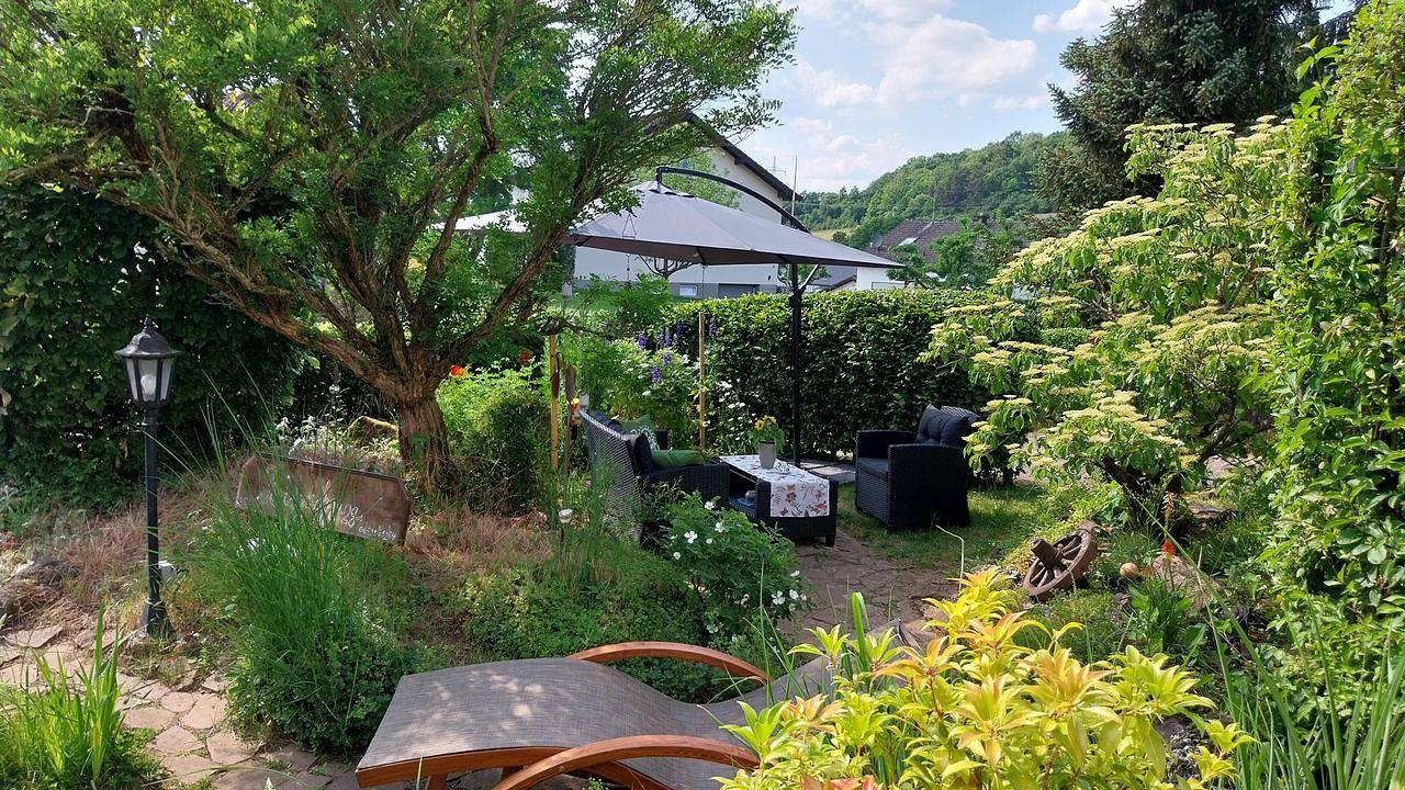 Geheel vakantieappartement, Vakantieappartement voor 2 personen met tuin in Gerolstein, Vulkaan-Eifel