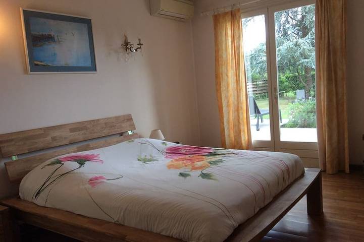 Location de vacances pour 11 personnes, avec terrasse et jardin, animaux acceptés à Tosse - 2