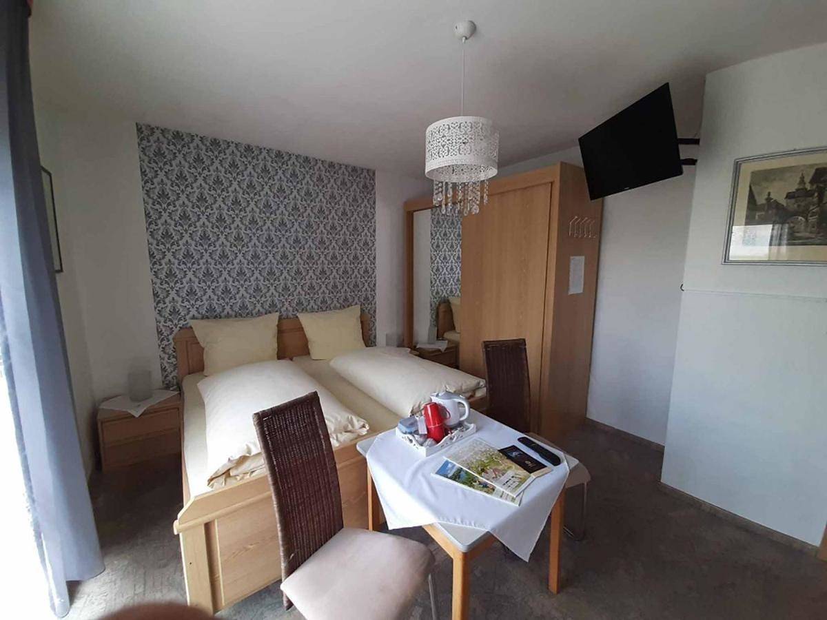 Single Room in Gerolzhofen, Fränkisches Weinland
