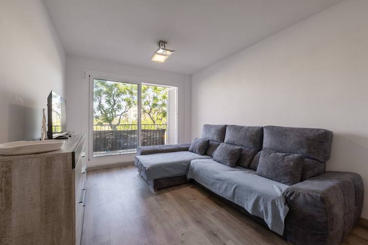 Apartamento entero, Apartamento 'La Pineda' con vistas al mar, Wi-Fi y aire acondicionado in Platja de la Pineda, Costa Dorada
