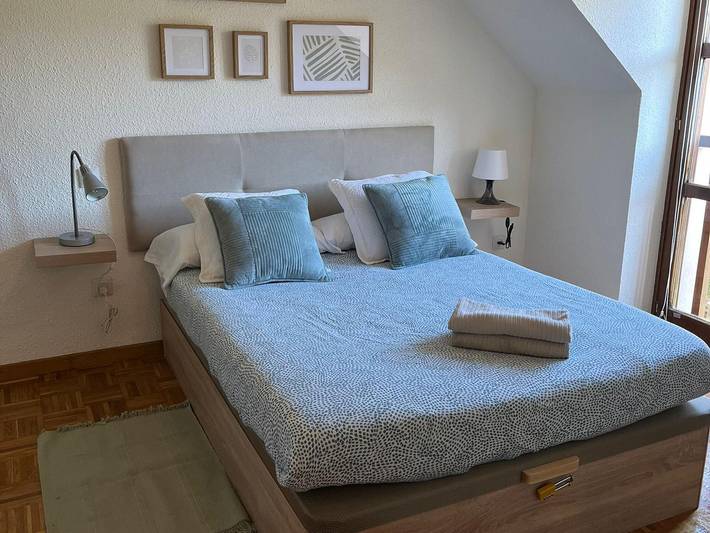 Ganze Wohnung, Charmantes Berg-Penthouse in Castiello de Jaca in Castiello de Jaca, Aragonesische Pyrenäen