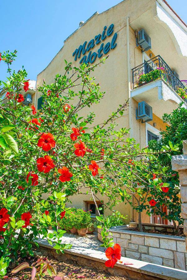 Hôtel pour 2 personnes, avec vue ainsi que jardin et piscine dans Acharavi - 2