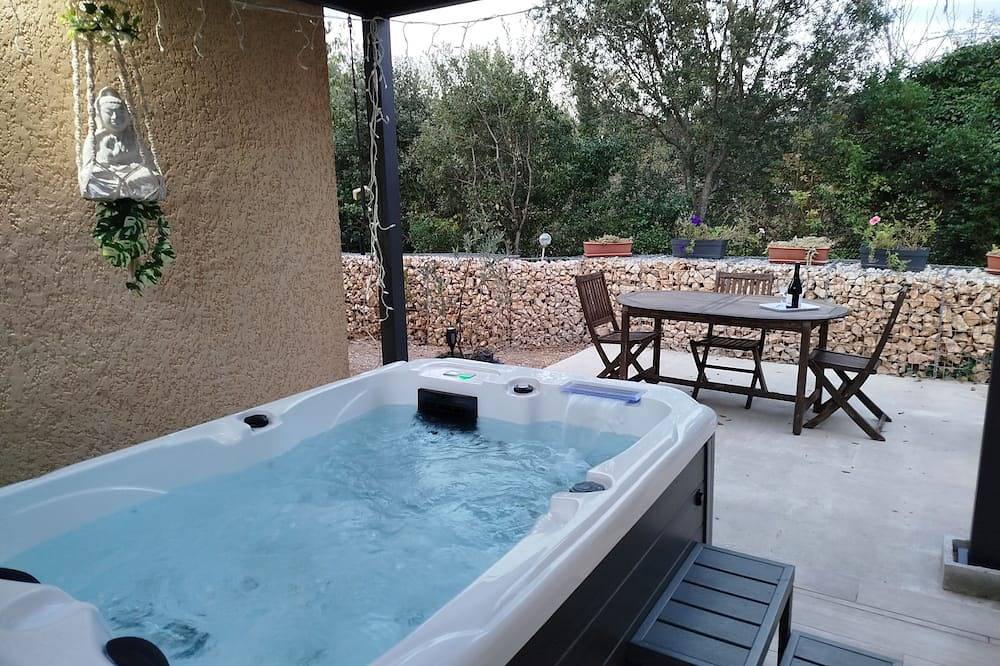 Apartamento entero, Nid des Hirondelles - Furnished apartment with all comforts in a quiet location - Air conditioning Swimming pool Jacuzzi in Saint-Martin-de-Londres, Región de Lodève