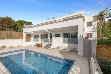Villa in Santa Eulària des Riu, Ibiza Osten für 11 