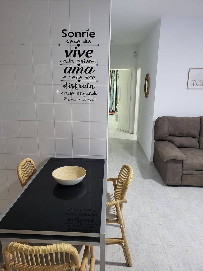 Apartamento entero, Apartamento 'Vanil Blanco' con vistas a la montaña, terraza privada y aire acondicionado in Playa Blanca, Yaiza