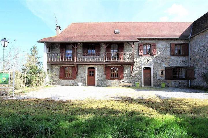 Gîte pour 8 personnes, avec jardin, animaux acceptés à Lichos