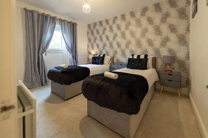Cosy Windsor Family Escape – Near Legoland, Windsor Castle & London in Windsor, Berkshire