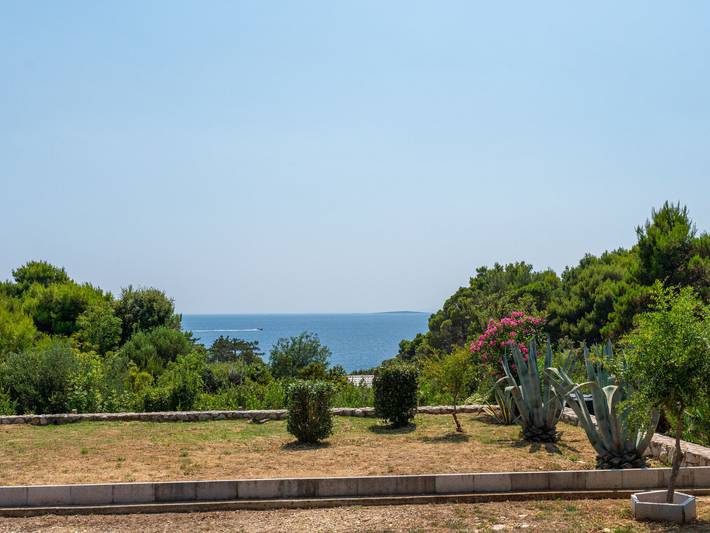 Ferienhaus für 5 Personen, mit Terrasse und Garten auf Rab - 3
