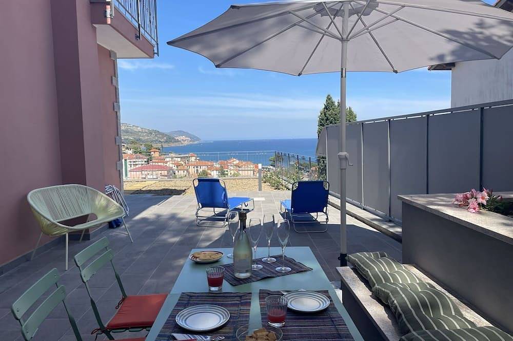 Apartamento entero, Bonito apartamento para 5 personas con Wifi, Tv y terraza in San Lorenzo al Mare, Riviera di Ponente
