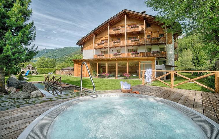 Hütte für 7 Personen, mit Sauna und Whirlpool sowie Garten in Südtirol