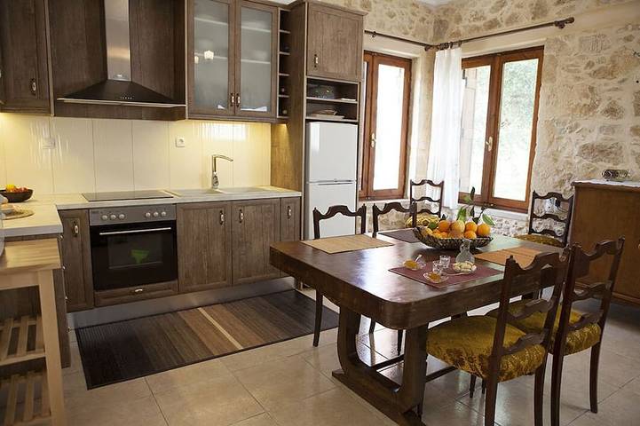 Gîte pour 4 personnes, avec Balcon ainsi que Jacuzzi et Jardin