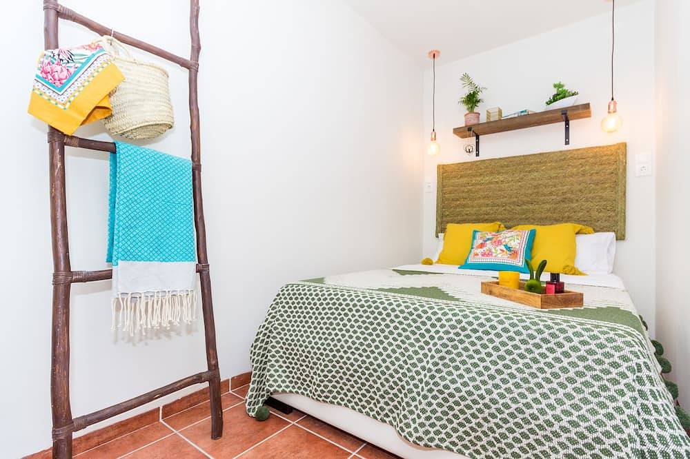 Entire apartment, Mediterrani Studio - The Old Town in Tarragona, Costa Dorada