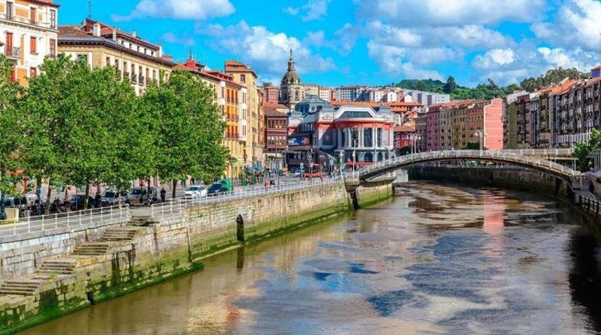 Appartement voor 2 personen, met terras en uitzicht in Bilbao