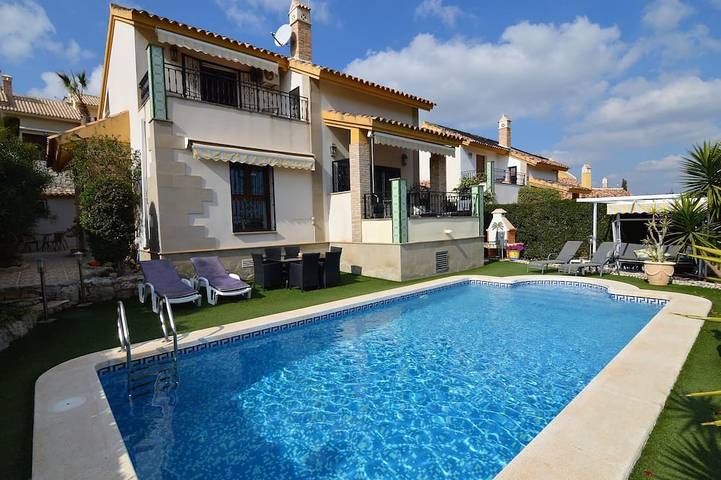 Villa for 6 people, with garden and terrace as well as pool - 1