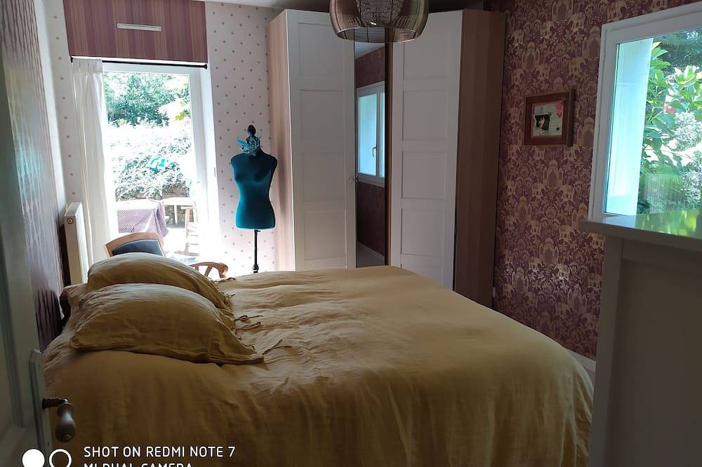 Charming residence with garden ideal for vacations with family or friends in Auray, Côte des Mégalithes