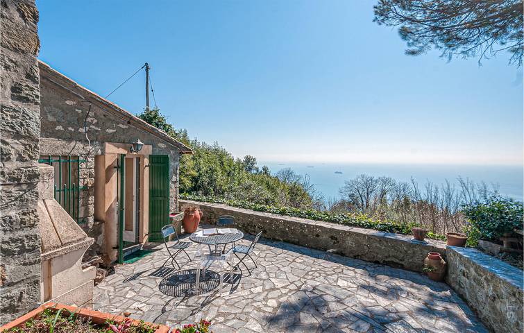 Apt vue mer avec parking et terrasse - 900m de la plage in Campiglia, La Spezia