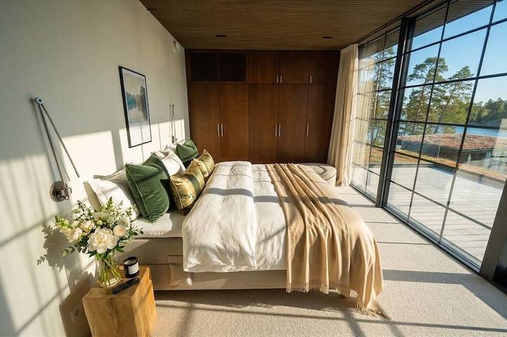 Luxury 5 Bedroom Waterfront Mansion Stockholm / Private Cinema & Spa Views in Gustavsberg, Stockholmer Schärengarten