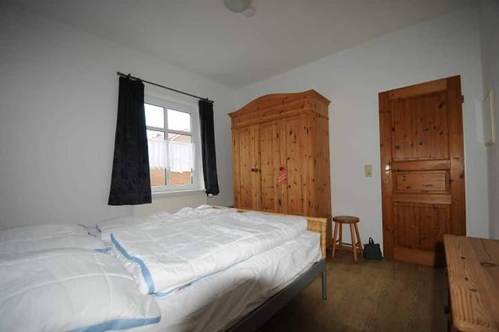 Ferienwohnung für 2 Personen, mit Terrasse und Garten in Carolinensiel - 2