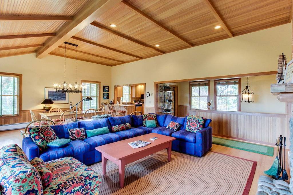 Hundefreundliches, modernes Landhaus mit Blick auf die Bucht und einfachem Zugang zum Strand in Gearhart, Clatsop County