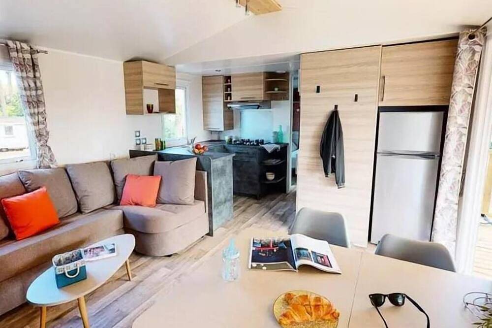 Camping pour 8 Personnes dans Saint-Julien-en-Born, Région de Dax