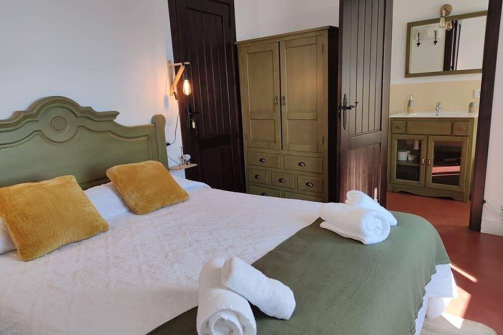 Villa Domínguez - Typical Andalusian farmhouse (Wi-Fi,Bbq, swimmingpool,relax) in Lucena, Sierras Subbéticas