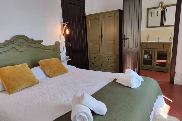 Villa Domínguez - Typical Andalusian farmhouse (Wi-Fi,Bbq, swimmingpool,relax) in Lucena, Sierras Subbéticas