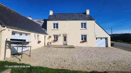 Gîte pour 5 personnes, avec jardin et vue à Plouénan