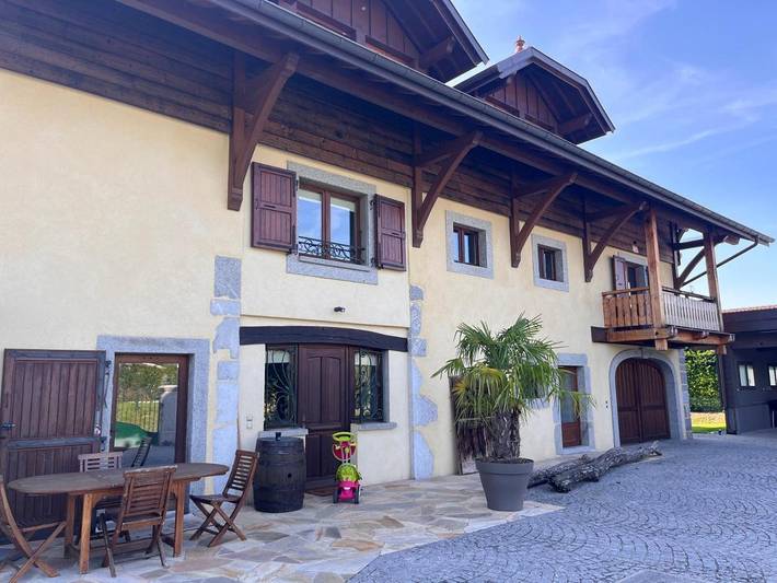 Appartement de vacances pour 6 personnes, avec vue ainsi que jardin et piscine